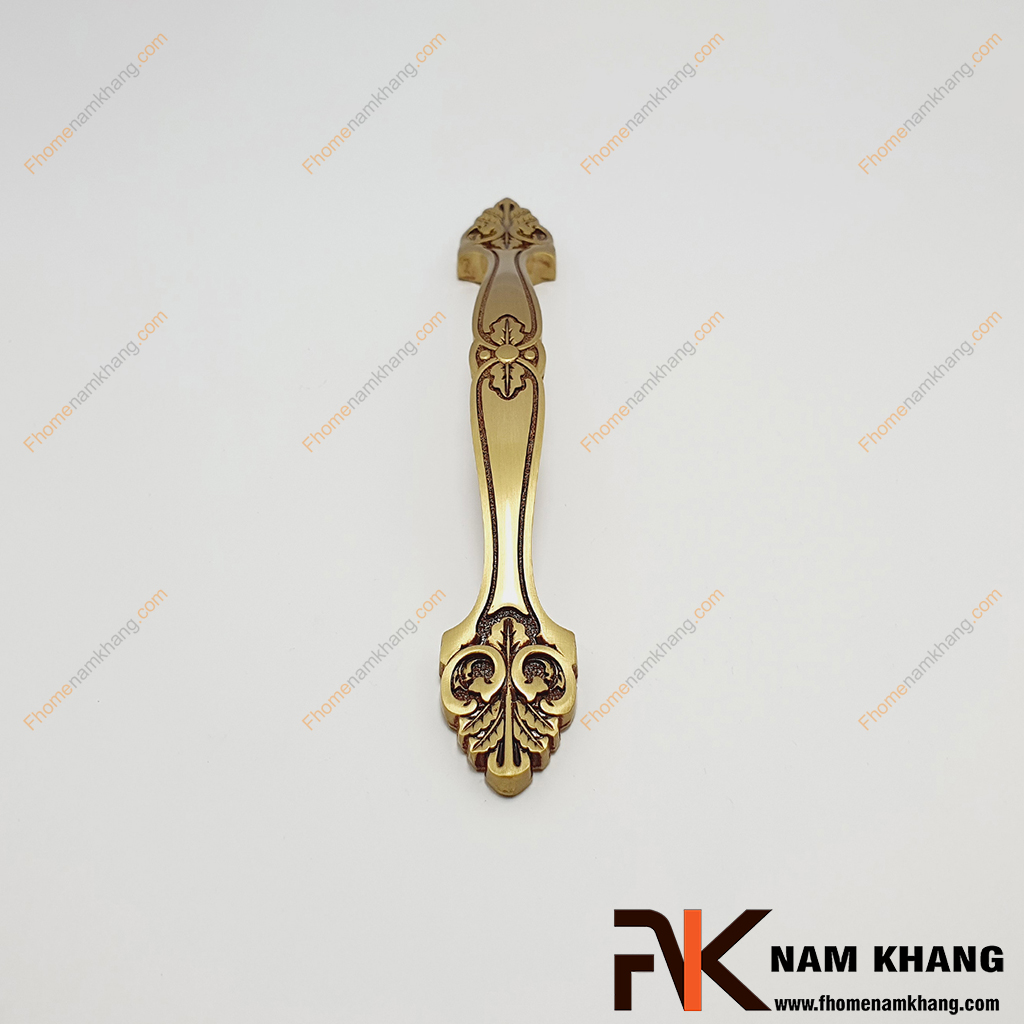 Tay nắm cửa tủ đồng vàng cao cấp cổ điển NK497D-RC-G - dòng tay nắm tủ cao cấp với sự phối hợp thẩm mĩ của nhiều dạng hoa văn cổ điển, hoàng gia, cung điện