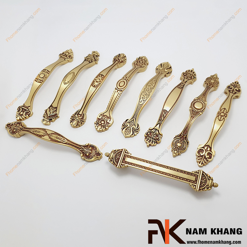 Tay nắm cửa tủ đồng vàng cao cấp cổ điển NK497D-RC-G - dòng tay nắm tủ cao cấp với sự phối hợp thẩm mĩ của nhiều dạng hoa văn cổ điển, hoàng gia, cung điện