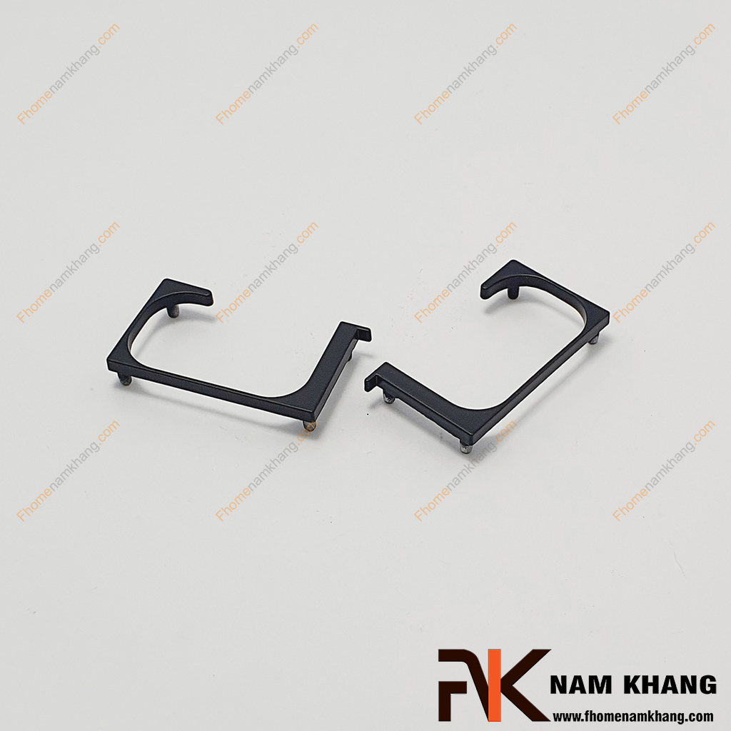 Nắp bịt đầu tay nắm âm xẻ rãnh NK410GD-DH (Cặp) là sản phẩm được sử dụng để lắp vào 2 đầu của tay nắm xẻ rãnh NK410GD-3000D.
