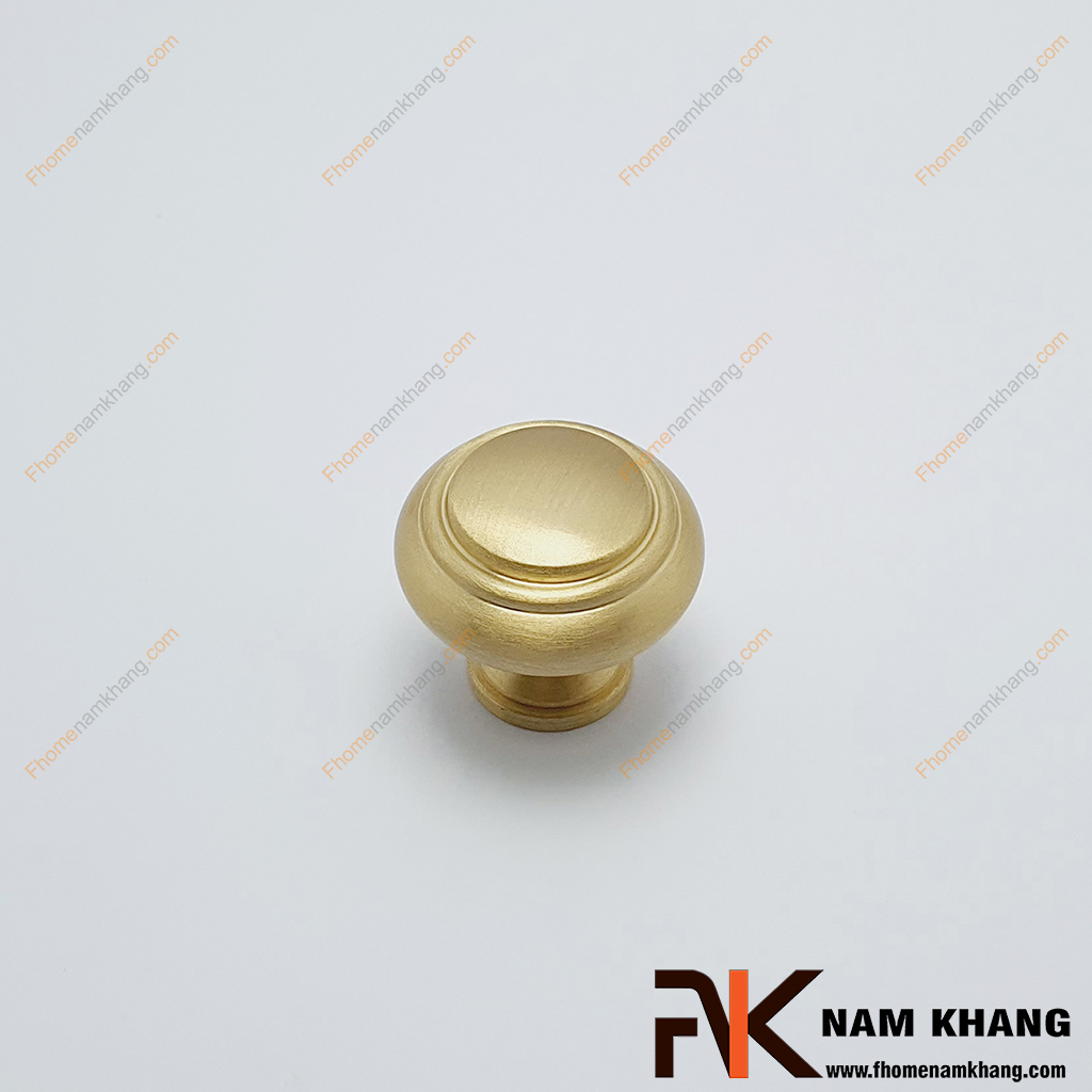 Núm đồng nắm cửa tủ NK522D-30DVM  - Sản phẩm núm nắm cửa tủ được làm từ chất liệu đồng với lớp hoàn thiện vàng mờ sang trọng, mang đến vẻ đẹp ấm áp và tinh tế cho không gian nội thất.