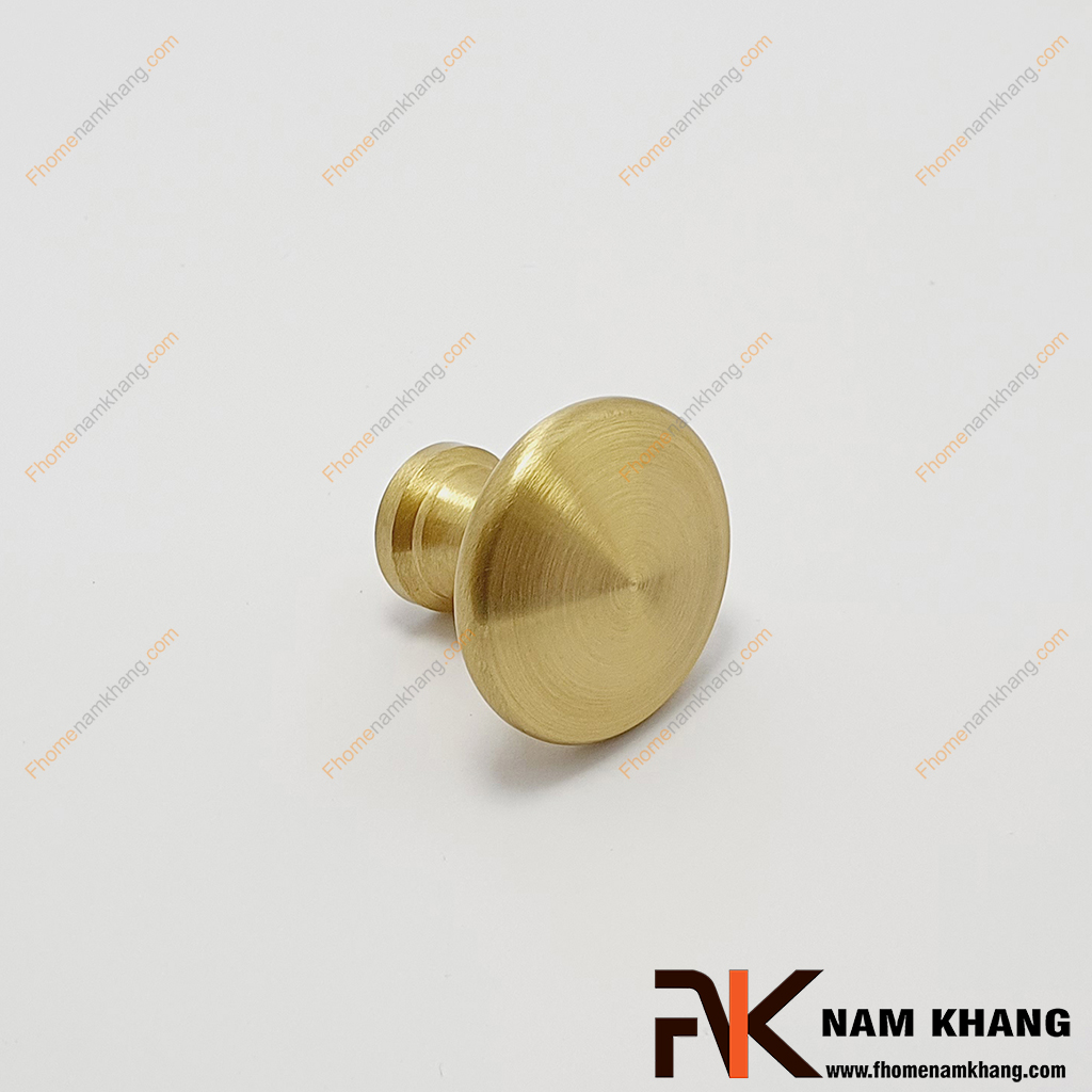 Núm cửa tủ tròn chất liệu đồng cao cấp NK455D-DVM dạng tay nắm tủ đơn giản, bo tròn omega mềm mại mang lại thẩm mỹ cao, dễ dàng phối hợp vào nội ngoại thất, cửa tủ bếp, tủ quần áo, bàn trang điểm, kệ tủ tivi,...