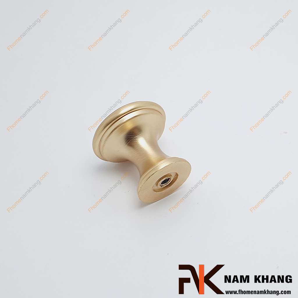 Núm nắm cửa tủ tròn vàng mờ NK415L-29VM mẫu núm nắm cửa tủ thiết kế dạng tròn, mang phong cách tinh gọn nhưng vẫn toát lên vẻ sang trọng.