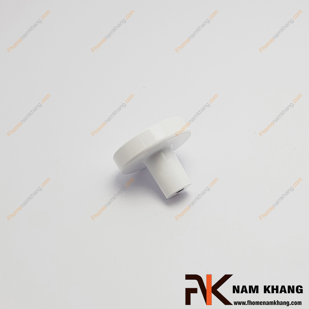 Núm nắm cửa tủ trắng tròn NK267-T -một mẫu thiết kế núm tròn tối giản, được hoàn thiện với bề mặt màu trắng tinh khiết.