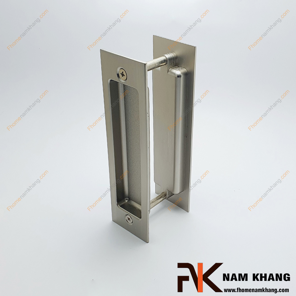 Tay nắm âm lùa bộ dạng chữ nhật màu ghi bạc NK099C-112B đây là bộ tay nắm âm cửa tủ gồm 2 mặt đối nhau, được thiết kế dành cho cửa lùa hoặc cửa phòng có cấu trúc hai mặt.