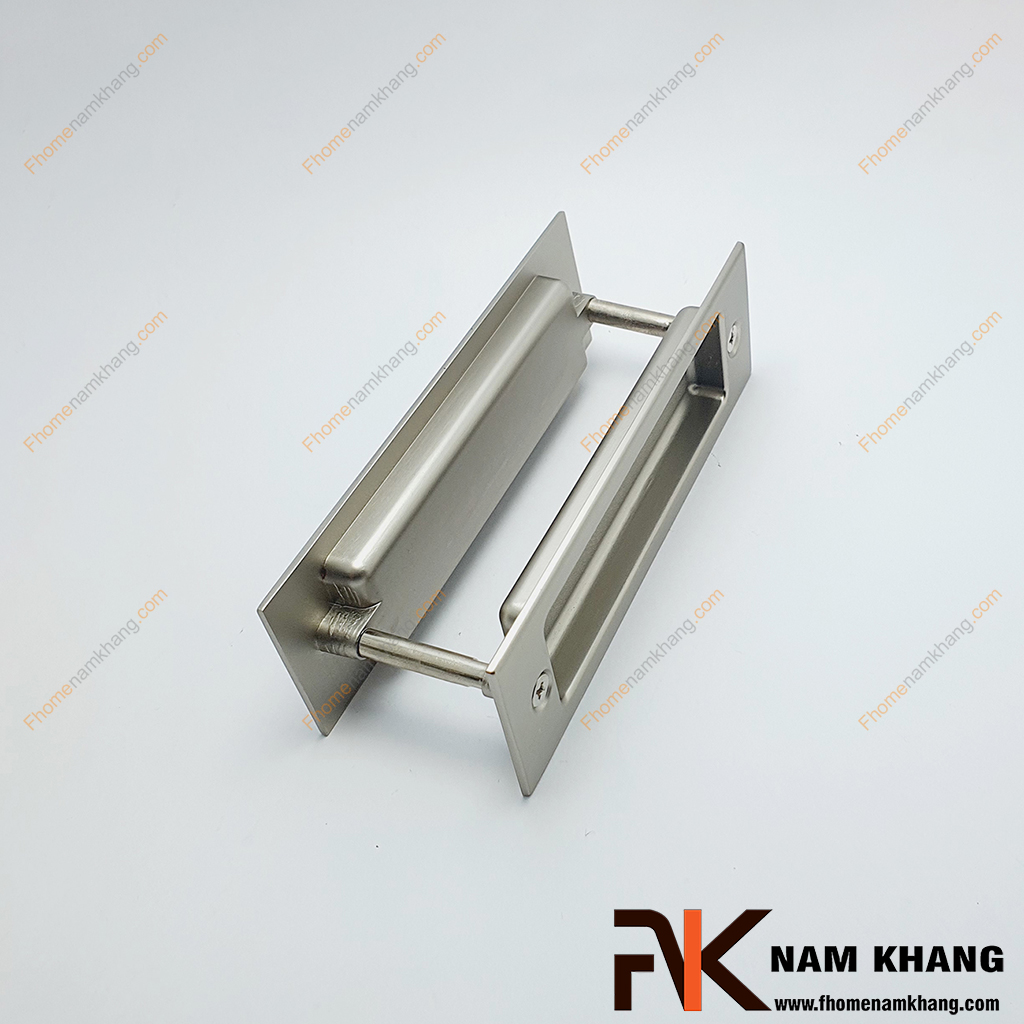Tay nắm âm lùa bộ dạng chữ nhật màu ghi bạc NK099C-112B đây là bộ tay nắm âm cửa tủ gồm 2 mặt đối nhau, được thiết kế dành cho cửa lùa hoặc cửa phòng có cấu trúc hai mặt.