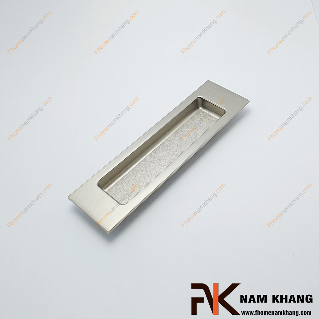 Tay nắm âm cửa tủ dạng chữ nhật ghi bạc NK099-112B đây là một mẫu tay nắm âm cửa tủ dạng chữ nhật, được thiết kế theo phong cách tối giản và hiện đại.