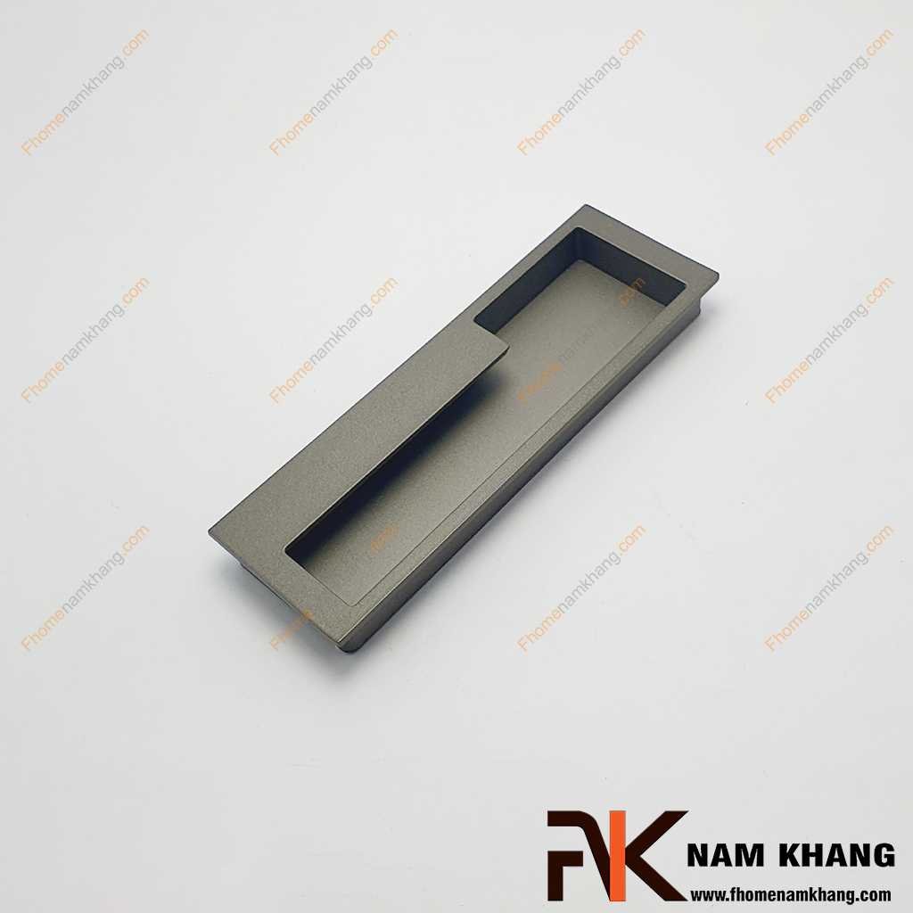 Tay nắm âm cửa tủ dạng cặp trái phải màu xám NK438L-128X Bộ tay nắm âm cửa tủ được thiết kế dạng đối xứng trái – phải, tạo sự đồng bộ và cân đối khi lắp đặt trên cánh tủ đôi. 