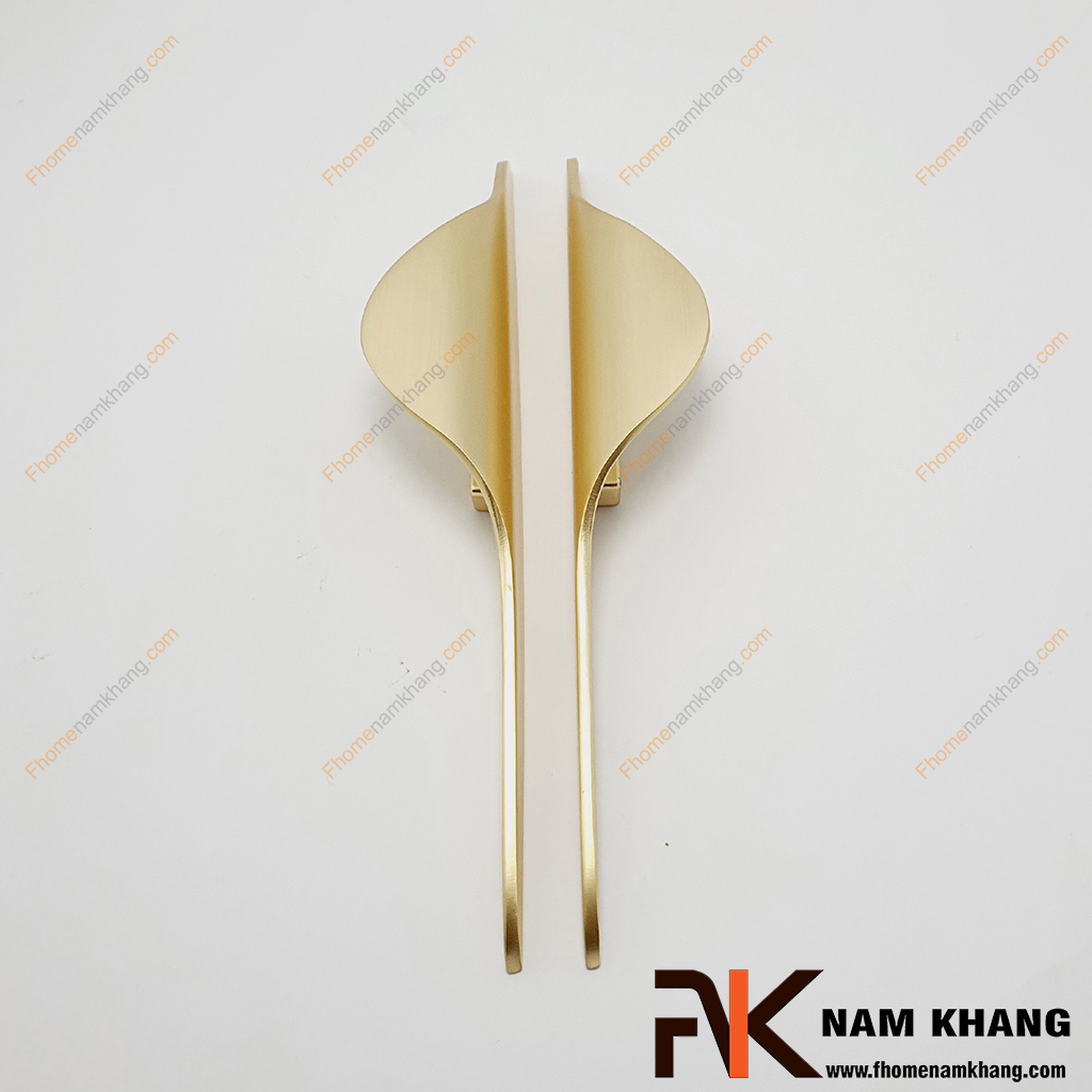 Tay nắm tủ dạng cặp màu vàng mờ NK460C-32VM - dạng tay nắm có 2 phía ngược nhau, thường được sử dụng trên các dạng cửa đôi cả dạng mở và dạng trượt lùa.