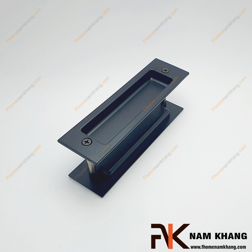 Tay nắm âm lùa bộ dạng chữ nhật màu đen NK099C-112D đây là bộ tay nắm âm cửa tủ gồm 2 mặt đối nhau, được thiết kế dành cho cửa lùa hoặc cửa phòng có cấu trúc hai mặt.