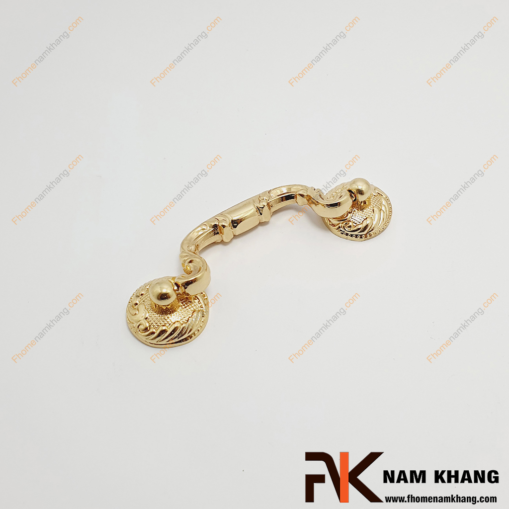 Tay cầm cửa tủ vòng rơi NK100D-72DV là một mẫu tay nắm kiểu vòng rơi, có thiết kế 2 chân đế rời có thể tháo lắp riêng và hoạt động bằng vòng nắm ở giữa.