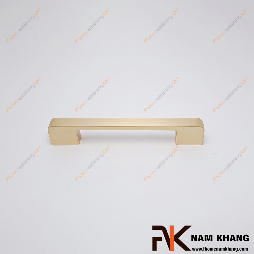 Tay nắm tủ màu vàng mờ dạng thanh bo tròn NK143L-VM mẫu tay nắm cửa tủ phong cách tối giản, với thiết kế hiện đại và đường nét vuông vức.