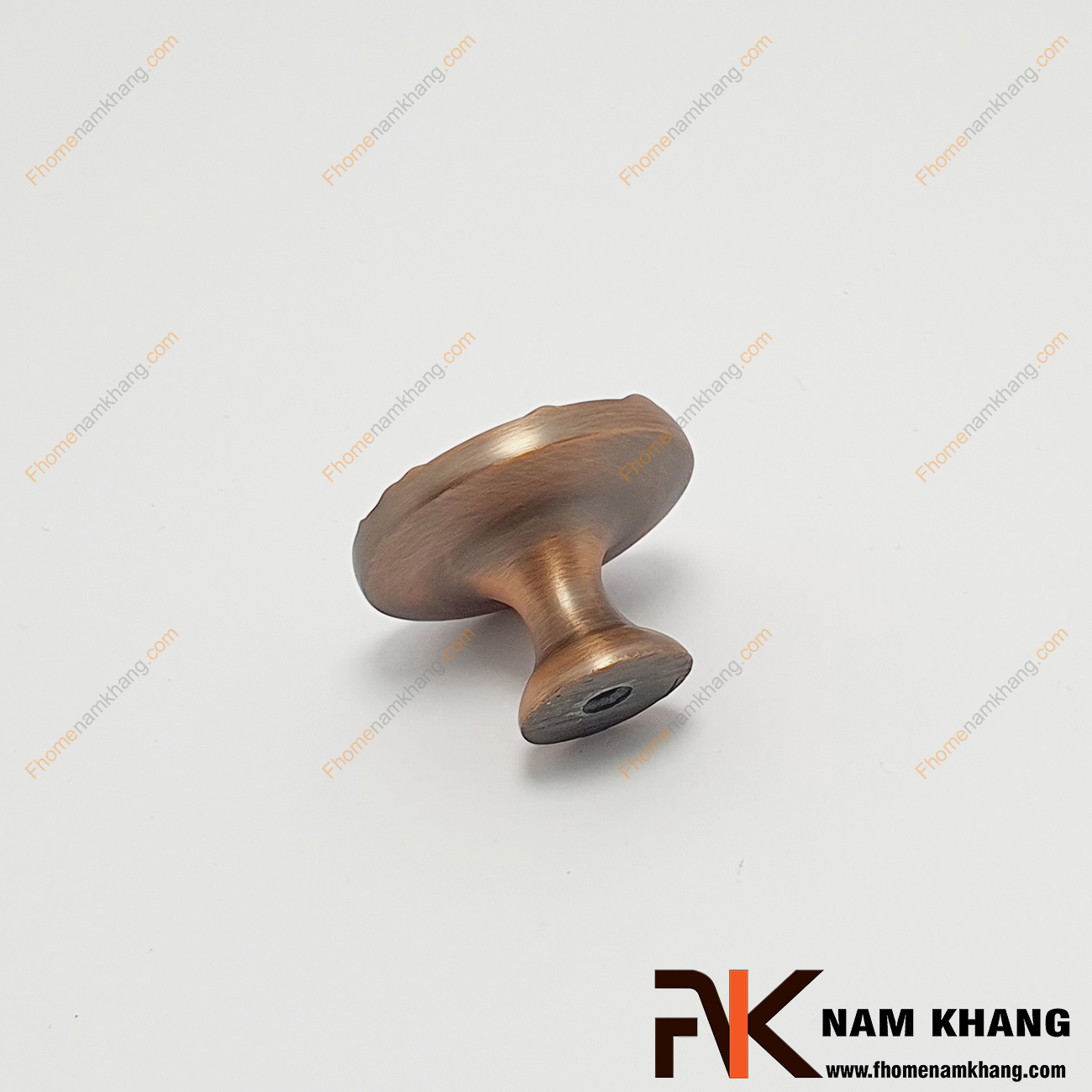Núm cửa tủ họa tiết rồng màu đồng cổ NK452-C có khuôn dạng nấm tròn họa tiết rồng nổi độc đáo.