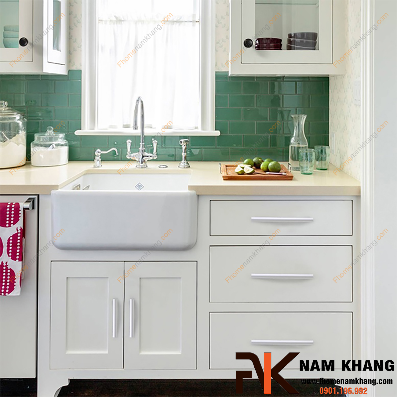 Tay nắm tủ giá rẻ là một trong những sản phẩm nội thất được nhiều người ưa chuộng , nhiều người thường cho rằng những sản phẩm giá rẻ không có nhiều lựa chọn về mẫu mã và kích thước, nhưng bạn hãy yên tâm những mẫu tay nắm tủ giá rẻ vẫn bắt mắt về kiểu dáng và màu sắc giúp bạn có nhiều sự lựa chọn phù hợp với nội thất nhà mình.