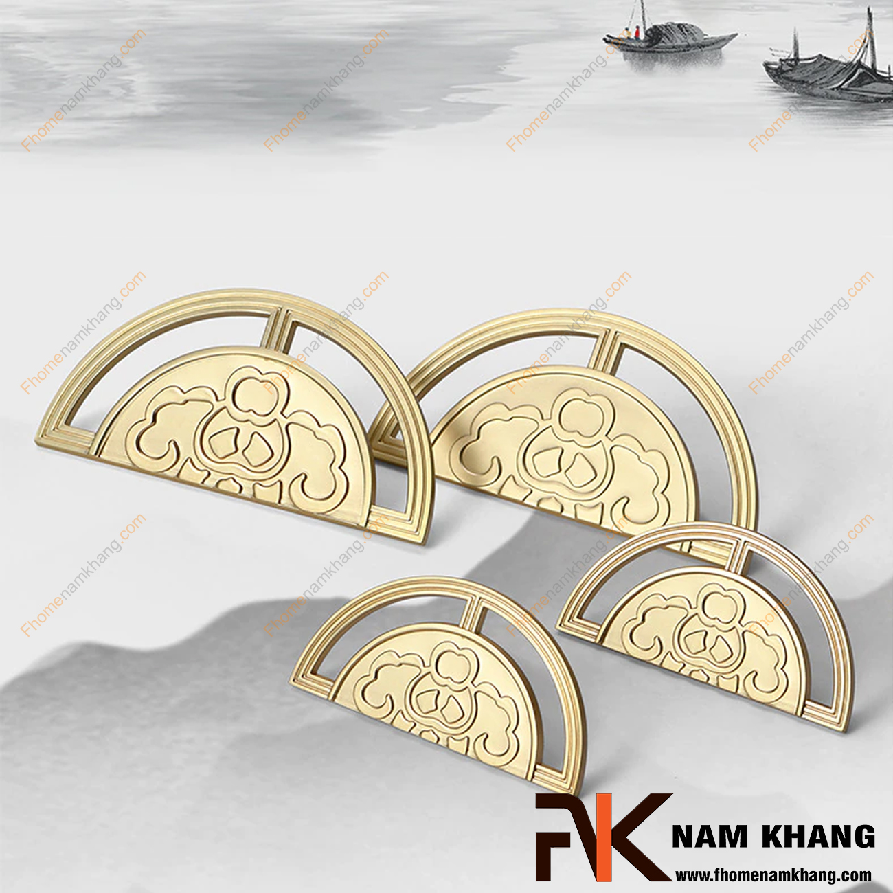 Tay nắm tủ bán nguyệt họa tiết cổ điển, mang đậm nét đẹp truyền thống và sự tinh tế của văn hóa Á Đông, sản phẩm không chỉ tăng tính thẩm mĩ mà còn mang lại vẻ đẹp truyền thống và thanh lịch của không gian bạn muốn hướng đến.