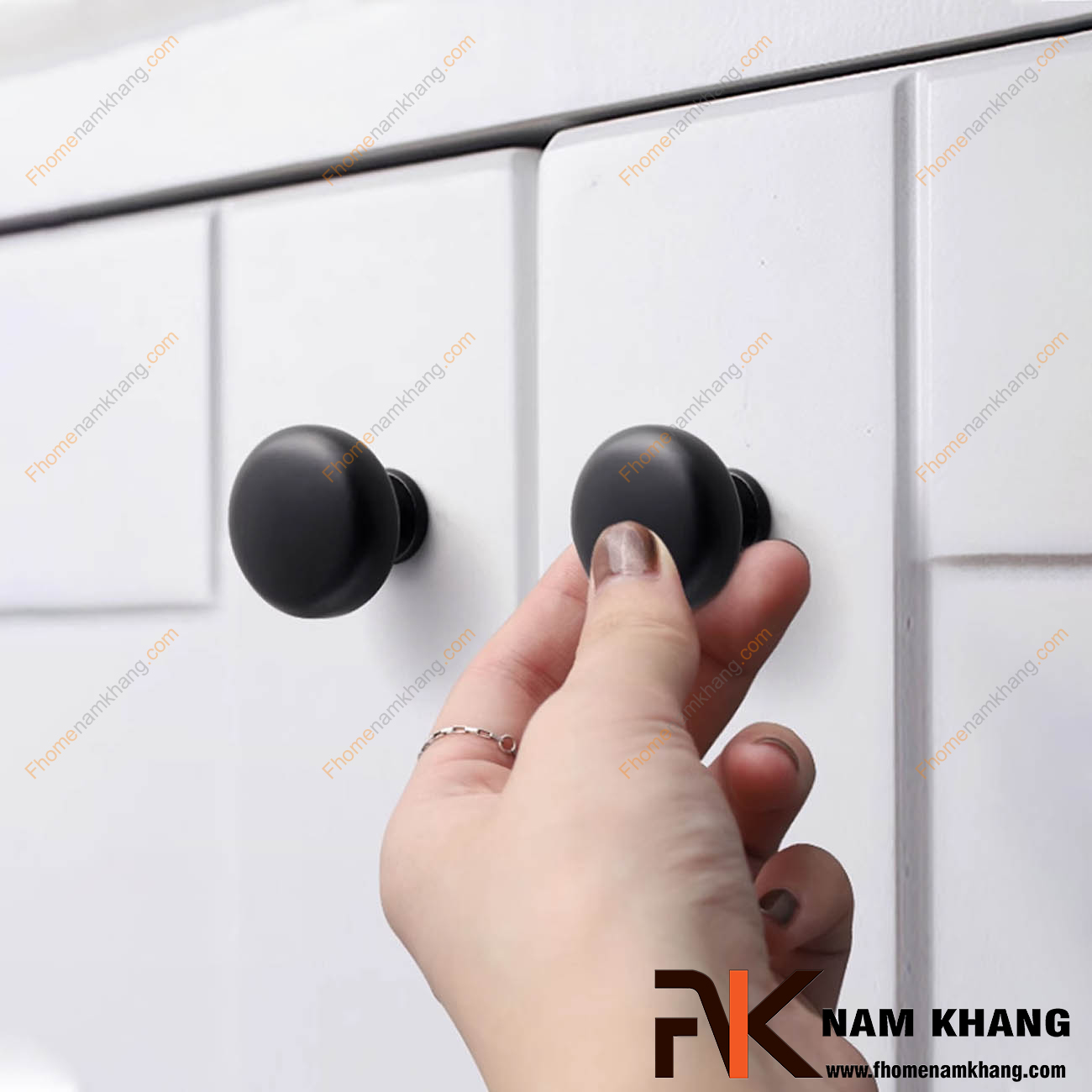 Núm tay nắm tủ