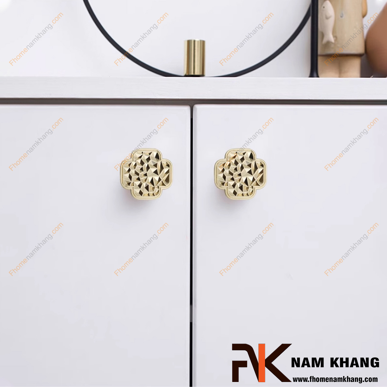 Núm tay nắm tủ