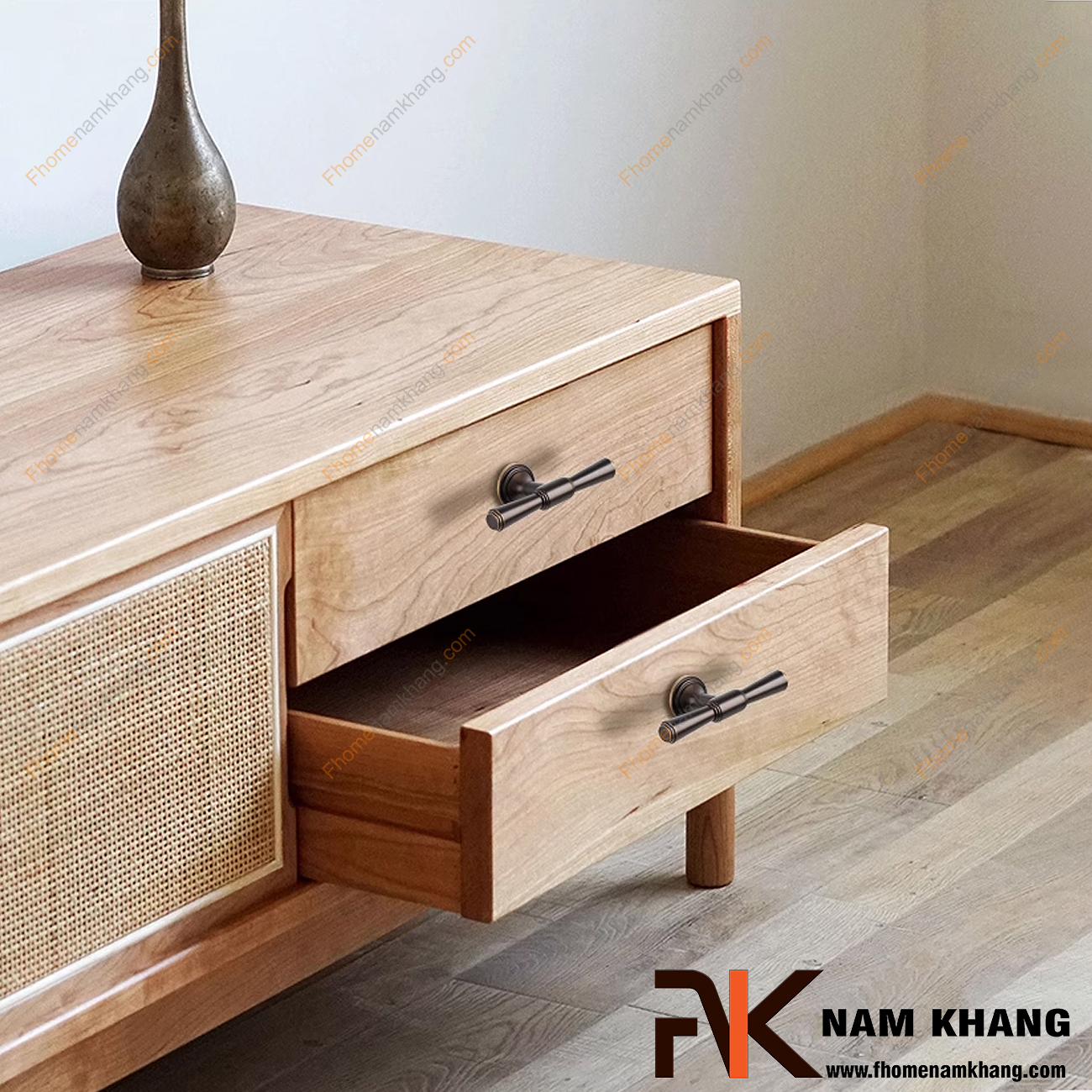 Núm tay nắm tủ