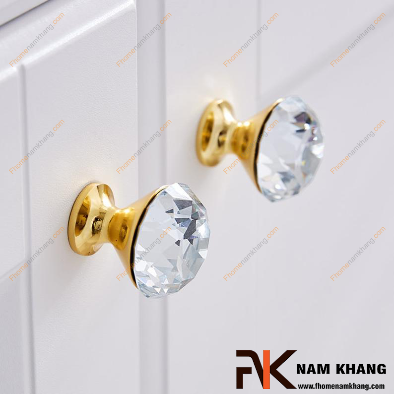 Núm tay nắm tủ