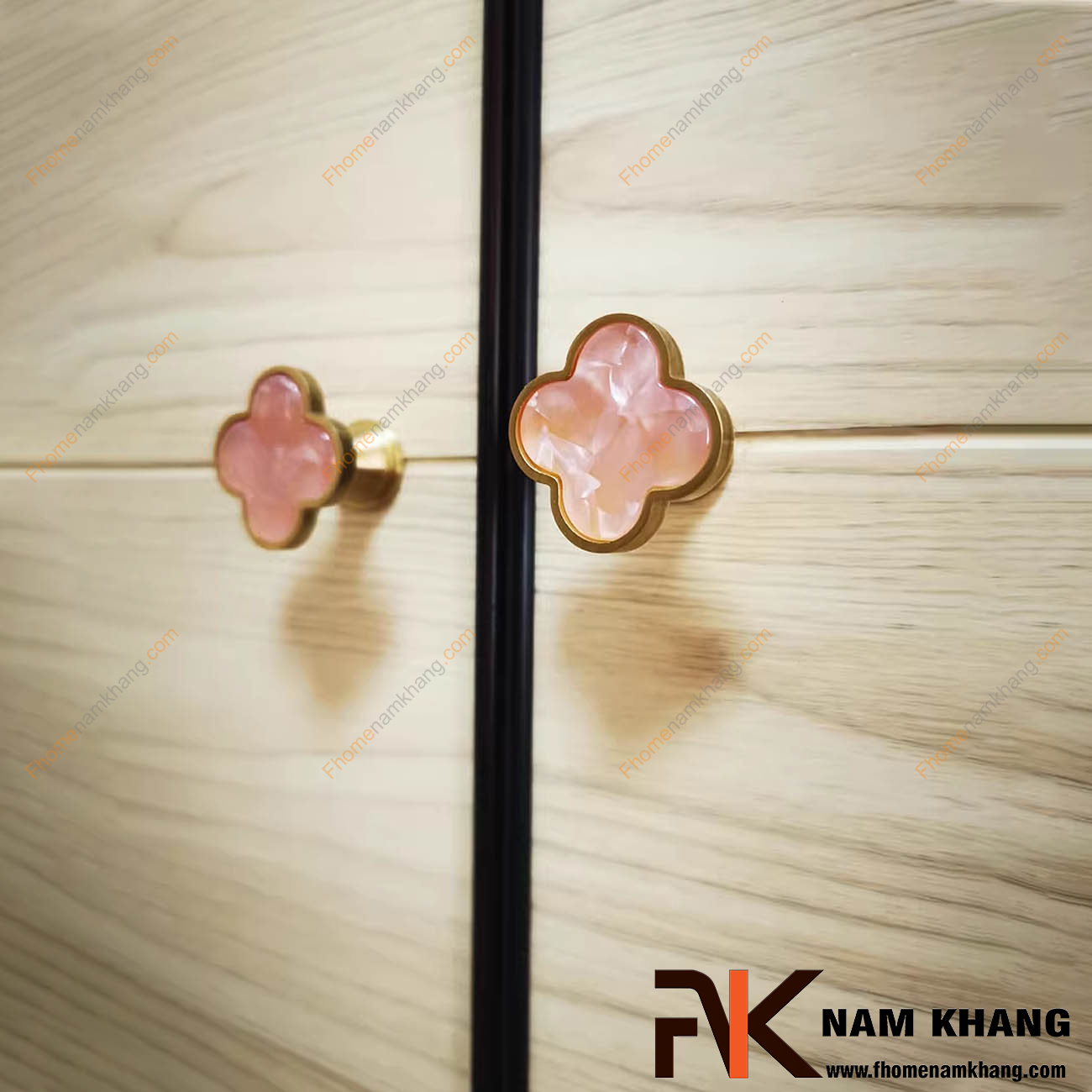 Núm tay nắm tủ
