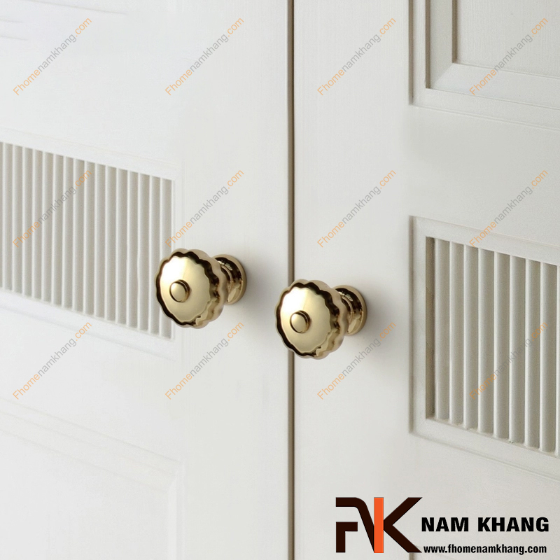 Núm tay nắm tủ