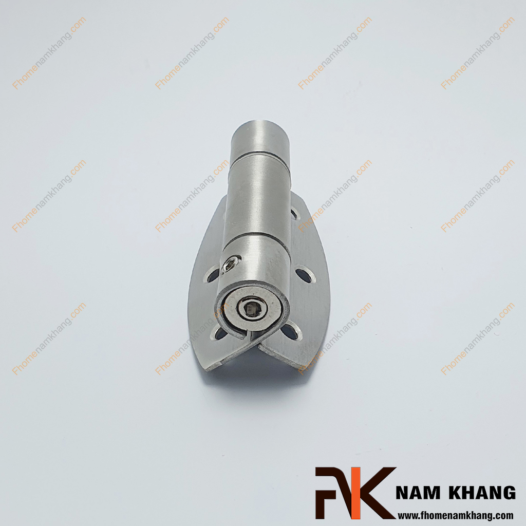Bản lề vách ngăn tròn NKL006LTN-INOX304 - Đây là bản lề vách ngăn inox 304 chuyên dùng cho các hệ cửa hoặc vách ngăn vệ sinh, phòng thay đồ và khu vực có độ ẩm cao.