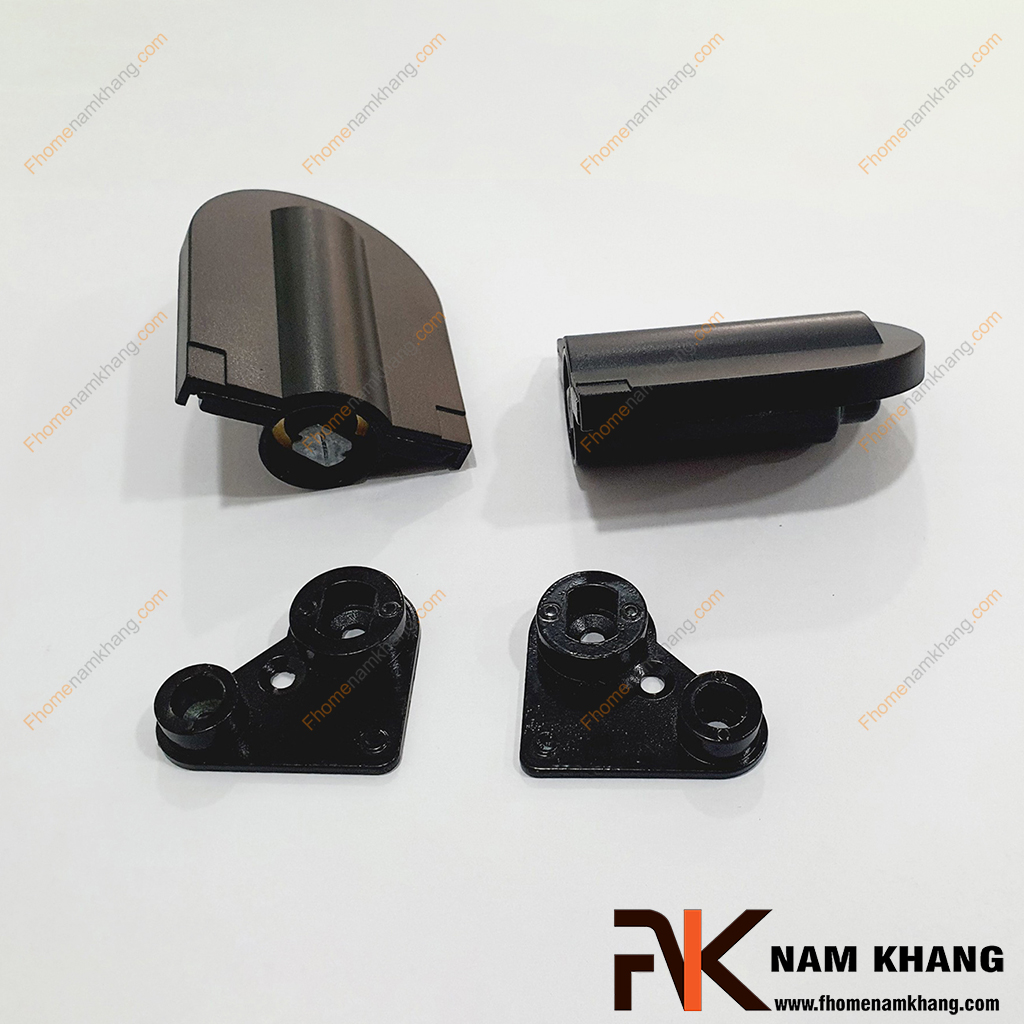 Bản lề bàn phấn NKL005D-LBP là bộ phụ kiện gồm hai phần chính: cụm bản lề dạng ống và hai đế lắp đi kèm.
