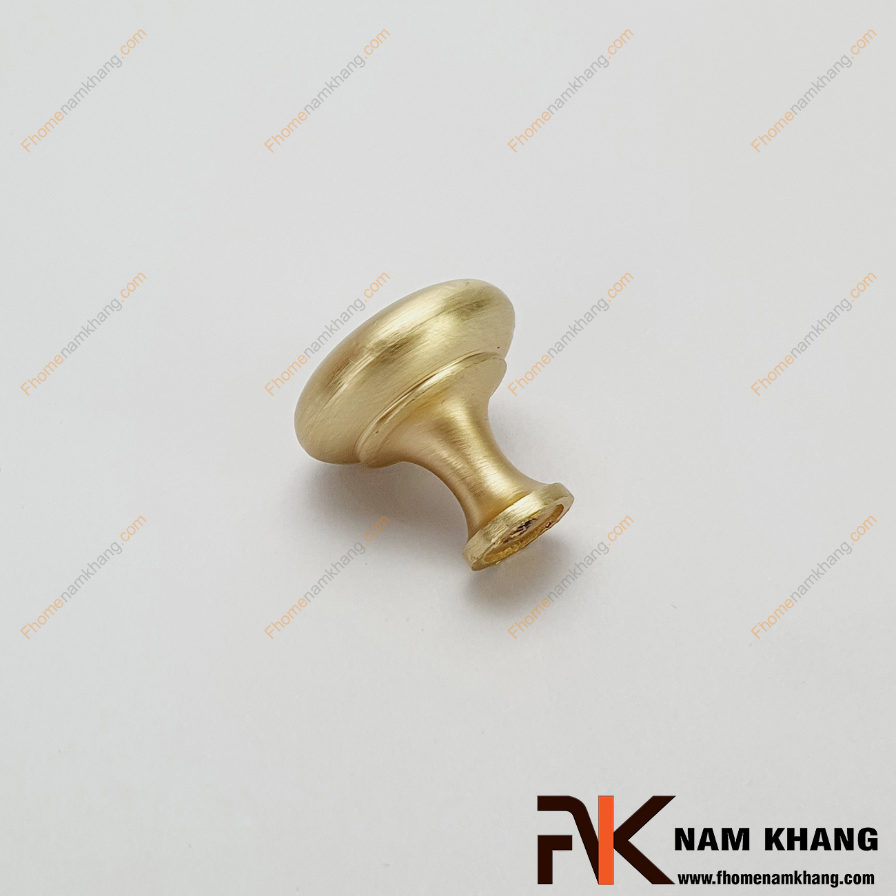Núm cửa tủ tròn màu vàng xước NK141-VX được sử dụng nhiều trên nhiều phong cách tủ kệ khác nhau