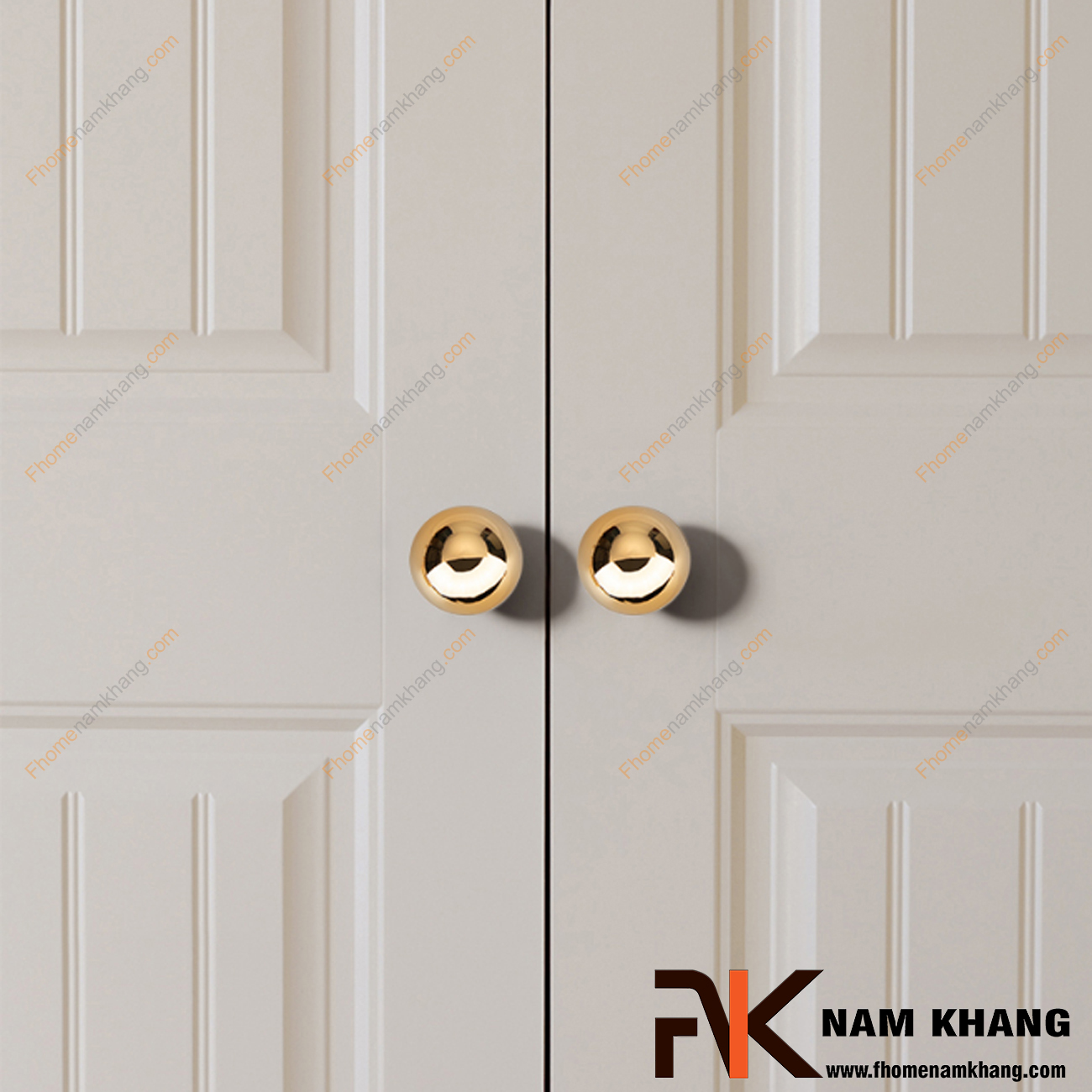 Núm cửa tủ dạng tròn màu vàng bóng NK211-V - sản phẩm phụ kiện tủ nhỏ gọn thiết kế đơn giản bo tròn và sở hữu vẻ ngoài vàng bóng ánh kim cực đẹp.