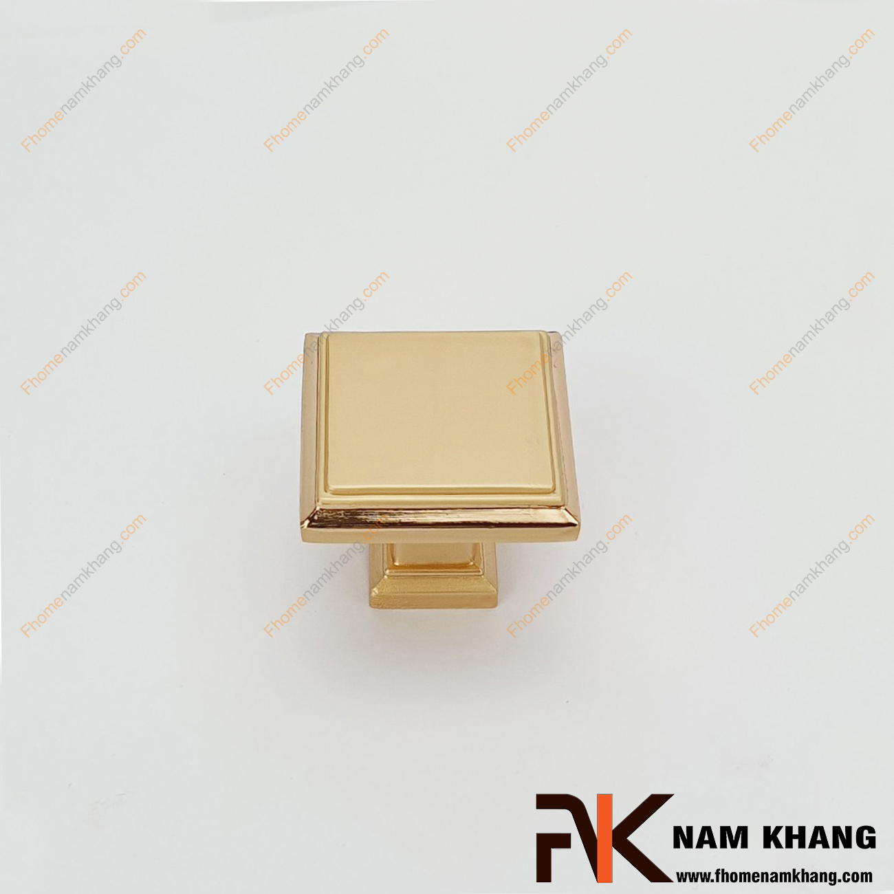Núm cửa tủ dạng vuông màu vàng viền ánh kim NK230-VK có thiết kế đơn giản từ hợp kim cao cấp với khuôn dạng đầu vuông và đế vuông đứng.