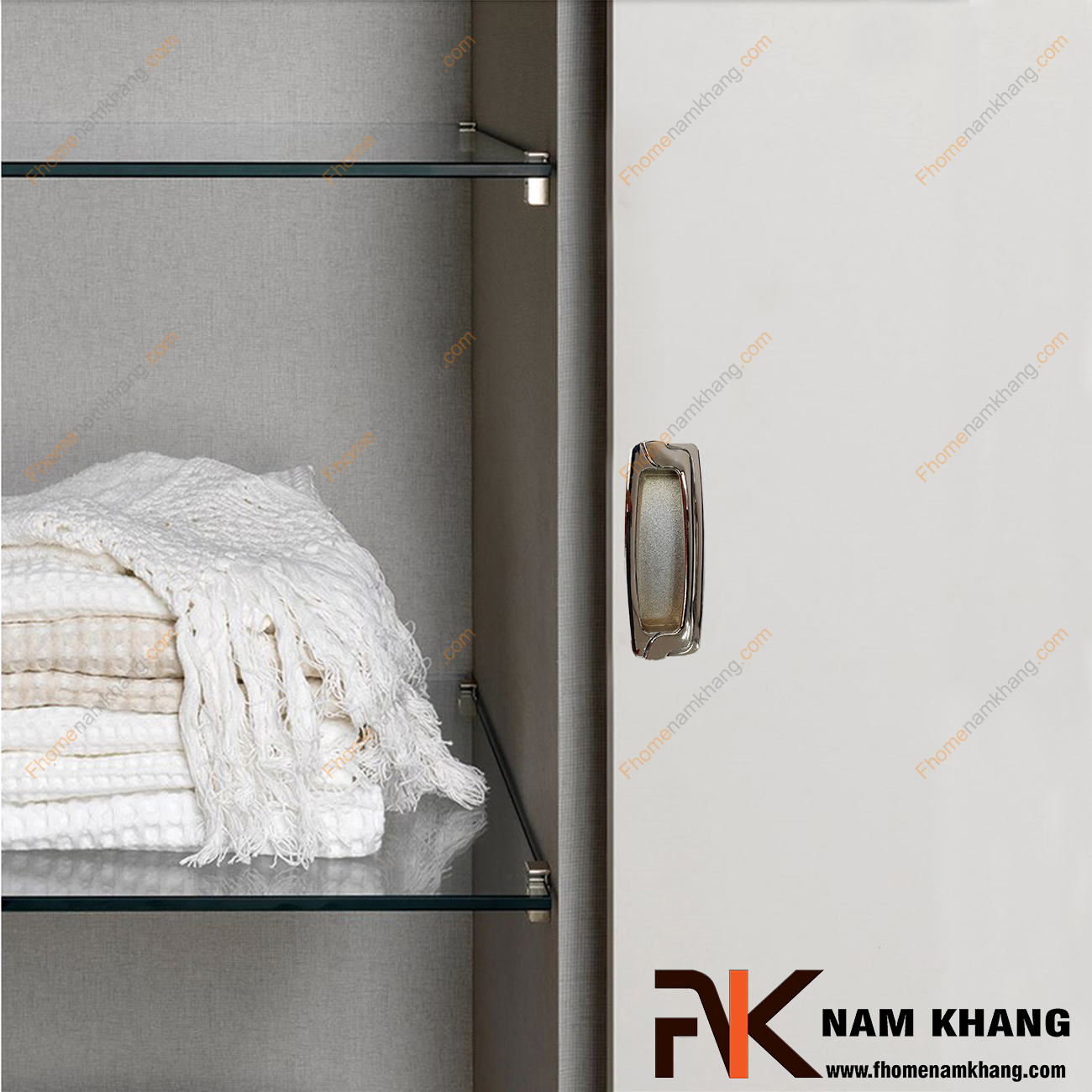 Tay nắm âm tủ xám bạc NK064-96XB là loại tay nắm chuyên dùng cho các loại tủ đặt ở những nơi có không gian hạn chế hoặc dùng để nâng cao tính thẫm mỹ của sản phẩm.