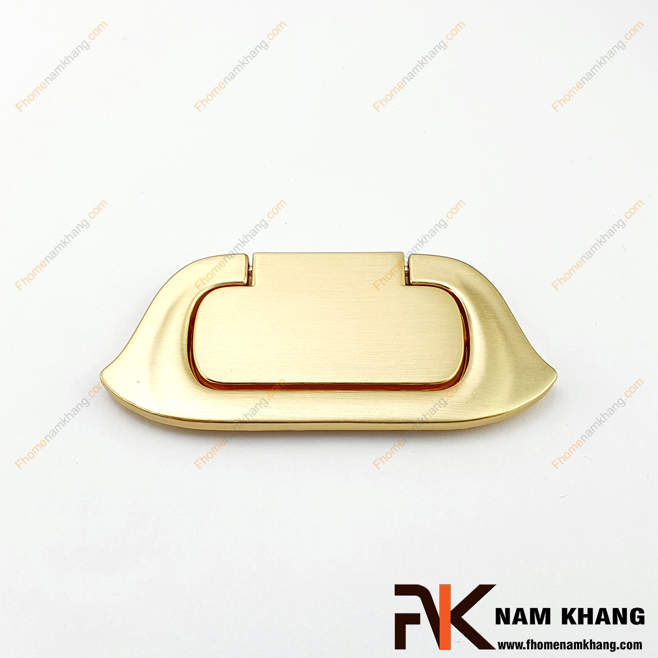 Núm cửa tủ dạng vòng màu vàng mờ cao cấp NK130S-VM có một nét thiết kế độc đáo trên nền chất liệu hợp kim cao cấp