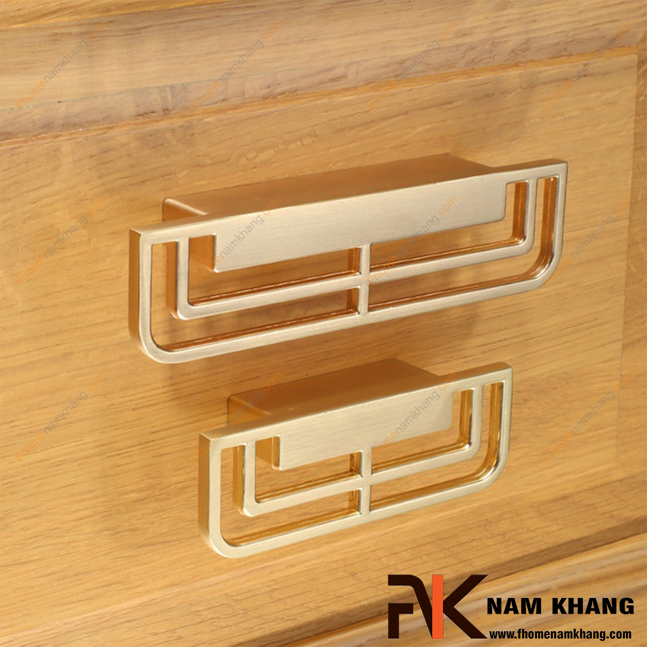 Tay kéo cửa tủ dạng cặp màu vàng mờ NK225-VM là một sản phẩm cách điệu được mang thiết kế dạng lưới chữ nhật tuyệt đẹp.