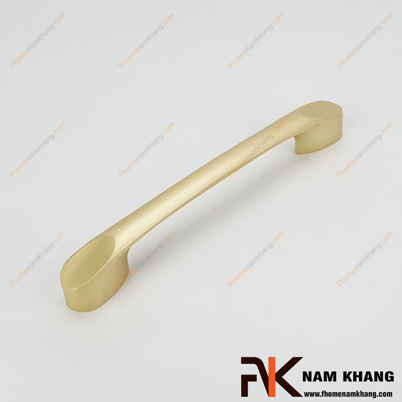 Tay nắm tủ màu vàng mờ bo tròn góc NK236L-VM là dòng tay nắm tủ mang phong cách nhỏ gọn, tiện dụng dạng thanh tròn bằng vật liệu hợp kim cao cấp.