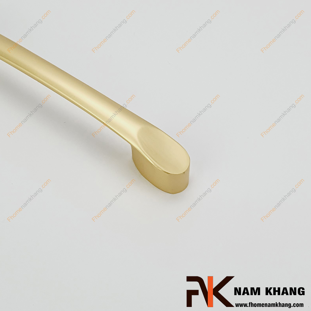 Tay nắm tủ màu vàng mờ bo tròn góc NK236L-VM là dòng tay nắm tủ mang phong cách nhỏ gọn, tiện dụng dạng thanh tròn bằng vật liệu hợp kim cao cấp.