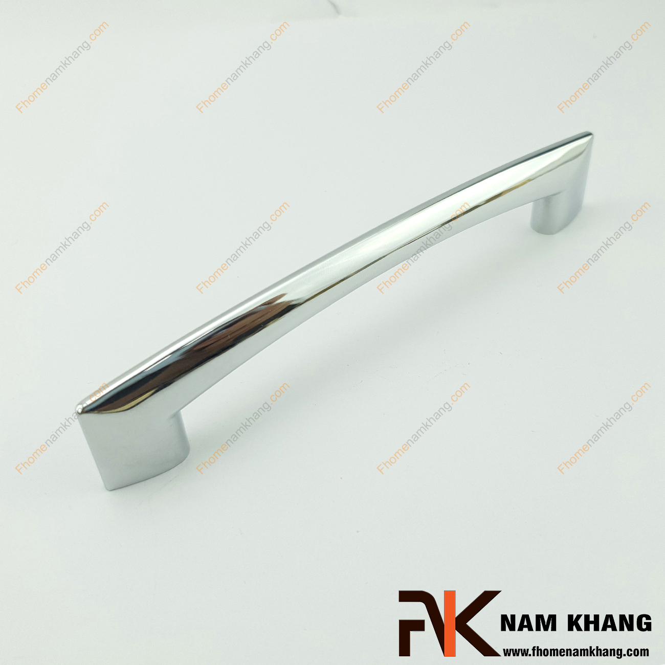 Thiết kế sản phẩm Tay nắm tủ màu ghi bóng NK290-128NB có thiết kế đơn giản với phần thân đặc dạng tròn và phần đế dẹp ở hai đầu của tay nắm