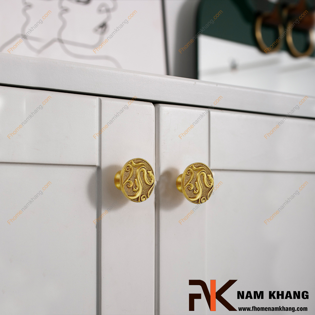  Núm cửa tủ đồng rồng vàng NK452-VM có khuôn dạng nấm tròn họa tiết rồng nổi độc đáo