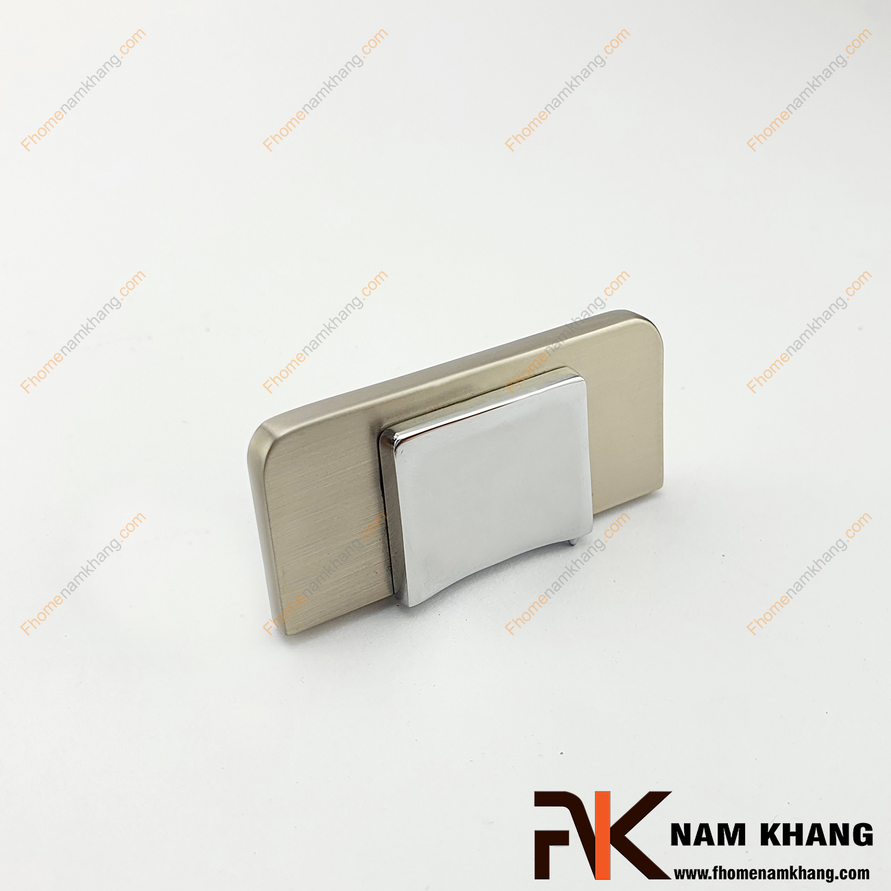 Núm cửa tủ hiện đại cao cấp màu ghi NK437-GB là một mẫu phụ kiện dạng thanh dành cho cánh cửa tủ độc đáo.