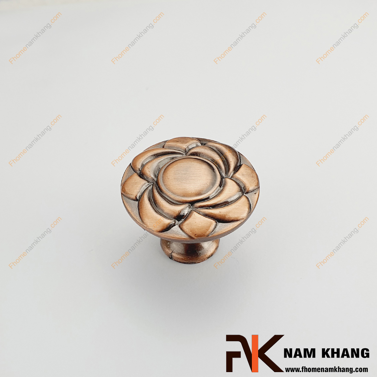 Núm cửa tủ dạng tròn cổ điển NK386L-C là sản phẩm núm cửa tủ đặc trưng chuyên dùng cho các dòng tủ bếp, ngăn kéo, ngăn bàn, tủ nội thất.