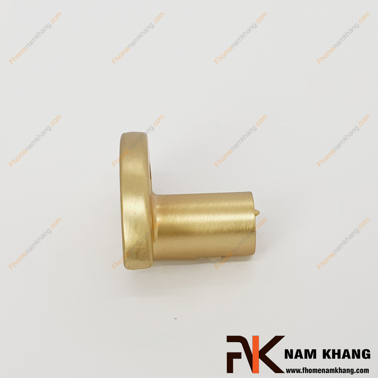 Núm cửa tủ vàng mờ NK443-VM, sản phẩm phụ kiện tủ nhỏ gọn nữa hình tròn độc đáo. Mẫu thiết kế này có đường bo góc cạnh omega mềm mại, tạo cẩm giác thoải mái khi cầm nắm cho người sử dụng.