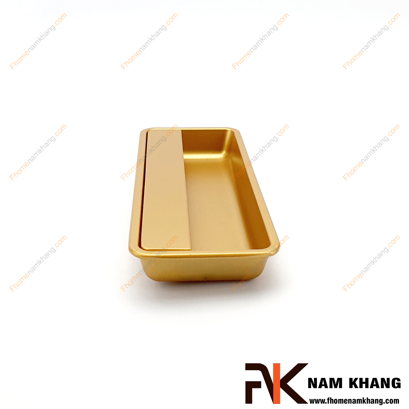 Tay nắm âm tủ màu vàng mờ NK462-VM là loại tay nắm chuyên dùng cho các loại tủ đặt ở những nơi có không gian hạn chế hoặc dùng để nâng cao tính thẫm mỹ của sản phẩm
