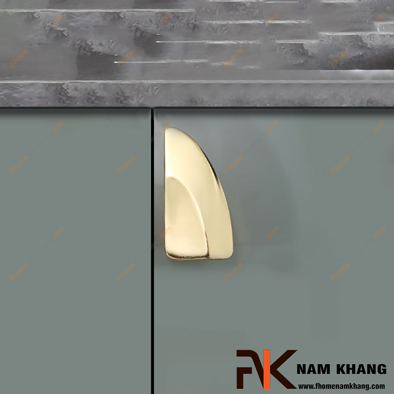Tay nắm tủ màu vàng bóng cao cấp NK487-32V là mẫu tay nắm tủ nhỏ gọn và có thể lắp ghép thành 1 bộ 4 tay nắm hoàn chỉnh