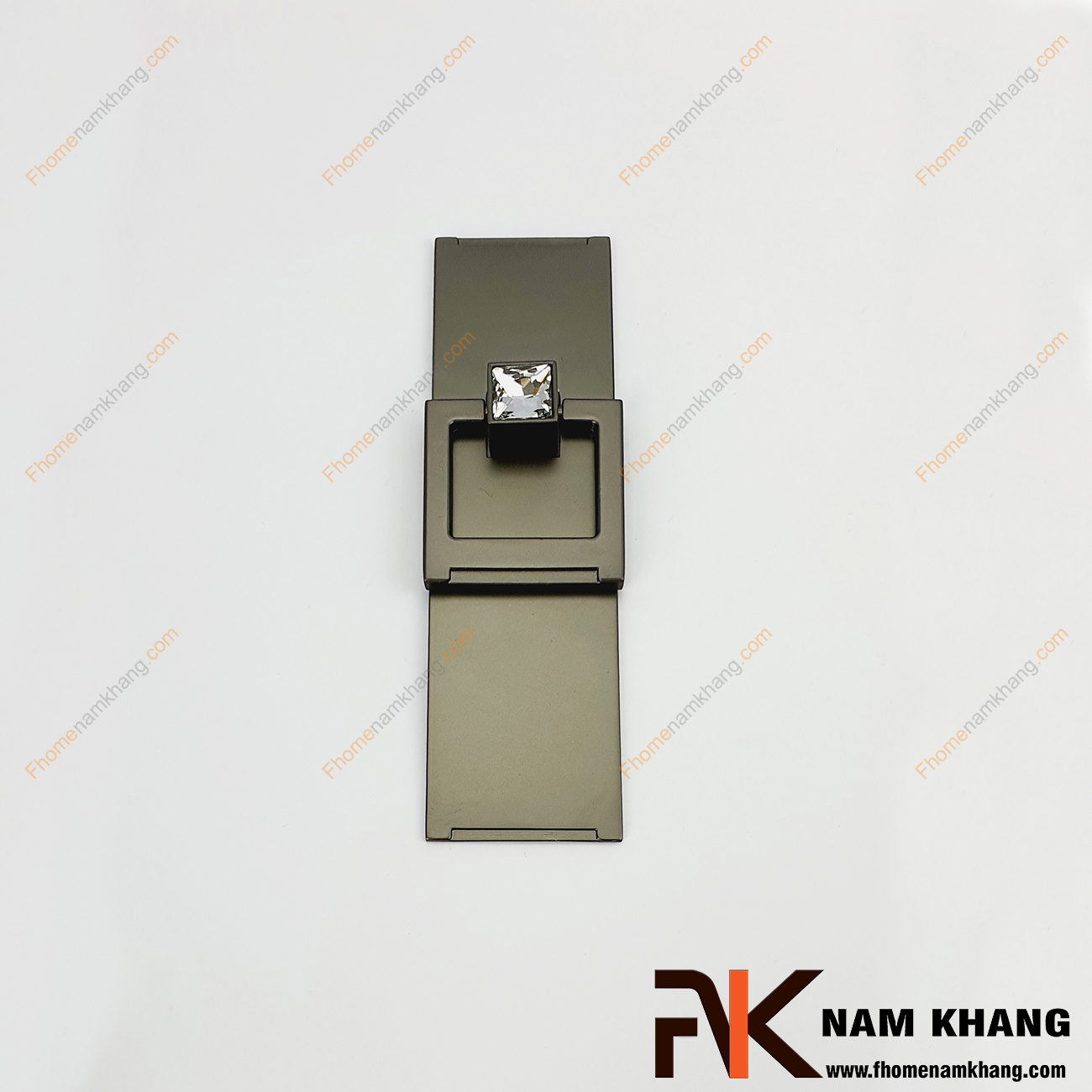 Núm cửa tủ kết hợp đá pha lê NK439-XVD tại FHomeNamKhang rất nhiều khuôn dạng với các dạng pha lê hình dáng đa dạng và cao cấp.
