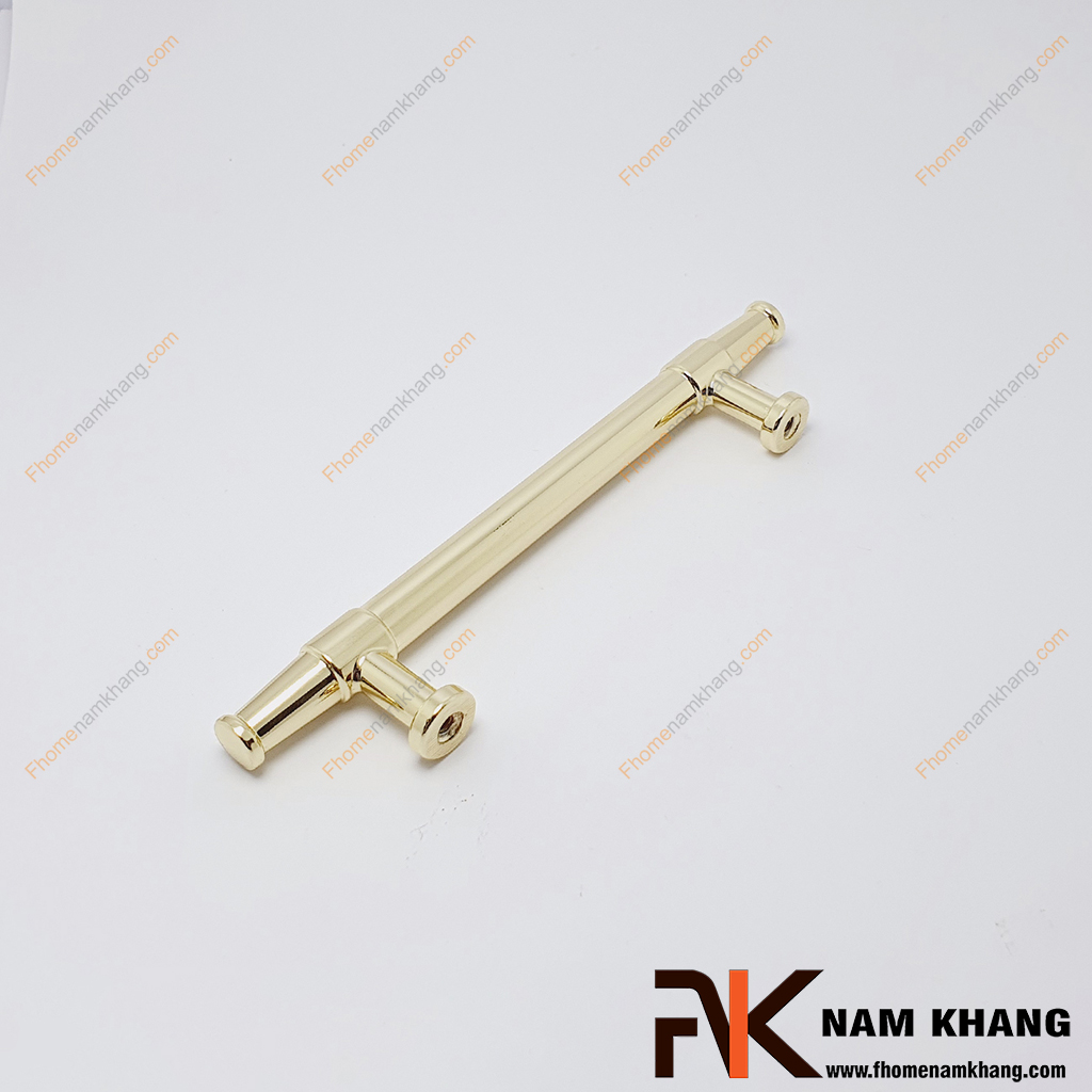 Tay nắm tủ vàng bóng dạng trơn NK276T-96VB - Tay nắm tủ hợp kim màu vàng bóng sở hữu thiết kế thanh tròn thanh lịch, kết hợp hai đầu bo thuôn mềm mại tạo nên tổng thể cân đối và sang trọng.