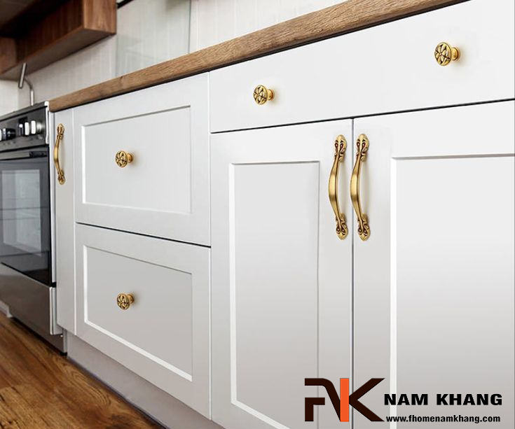Tay nắm tủ bếp cổ điển và hiện đại 